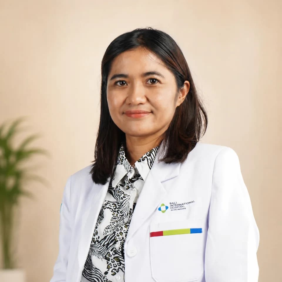 Foto dr. Setia, spesialis nyeri intervensi NeuroBali.